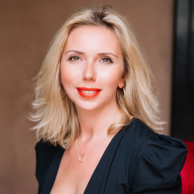 Esther Katz, CMO testimonial for Ascend B2B Marketing Leadership Accelerator, an 8-week marketing training and mentorship program